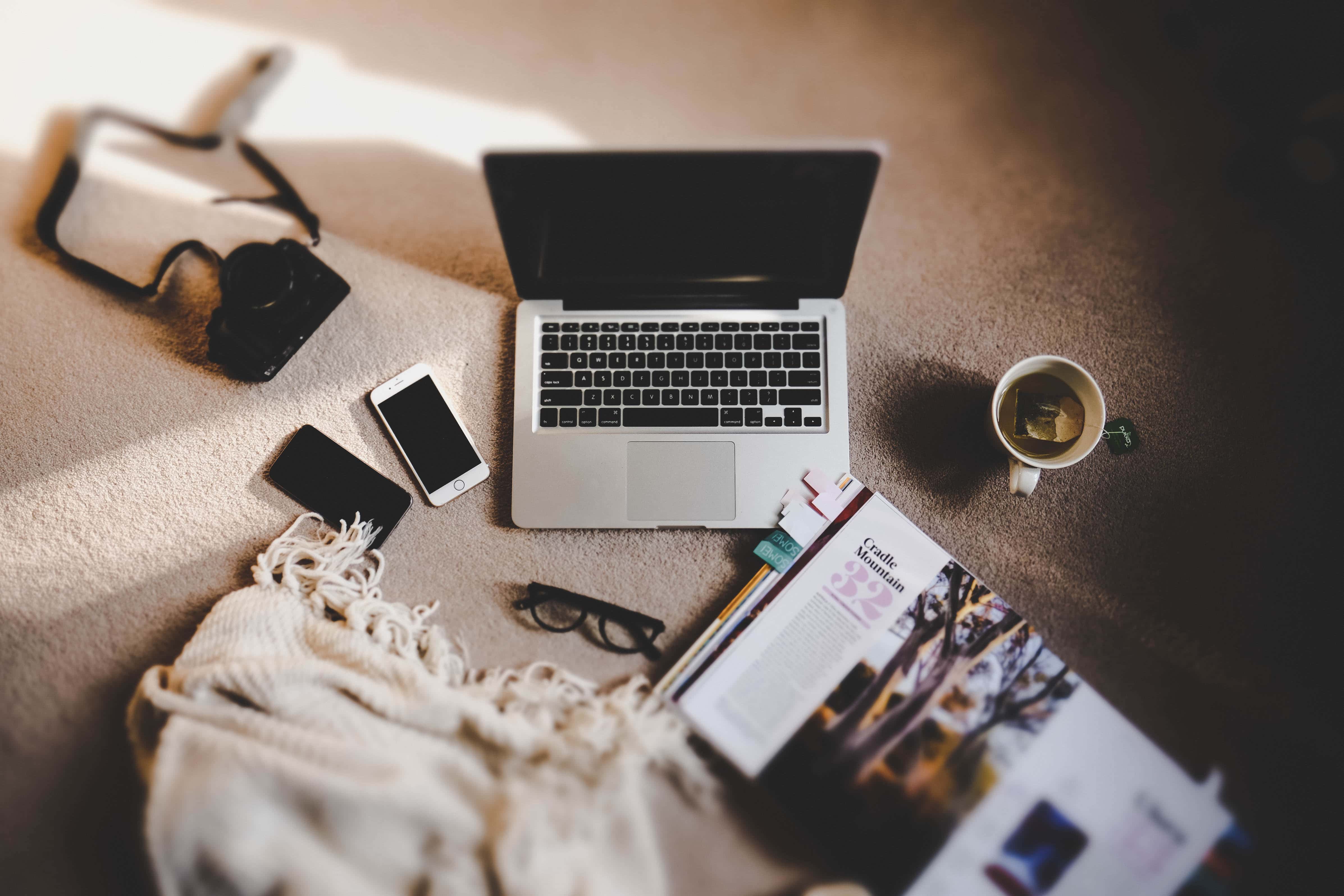 5 Best Ways to Earn Money As a Digital Nomad: Traveling the World and Making Money Online 4 5 Best Ways to Earn Money As a Digital Nomad: Traveling the World and Making Money Online