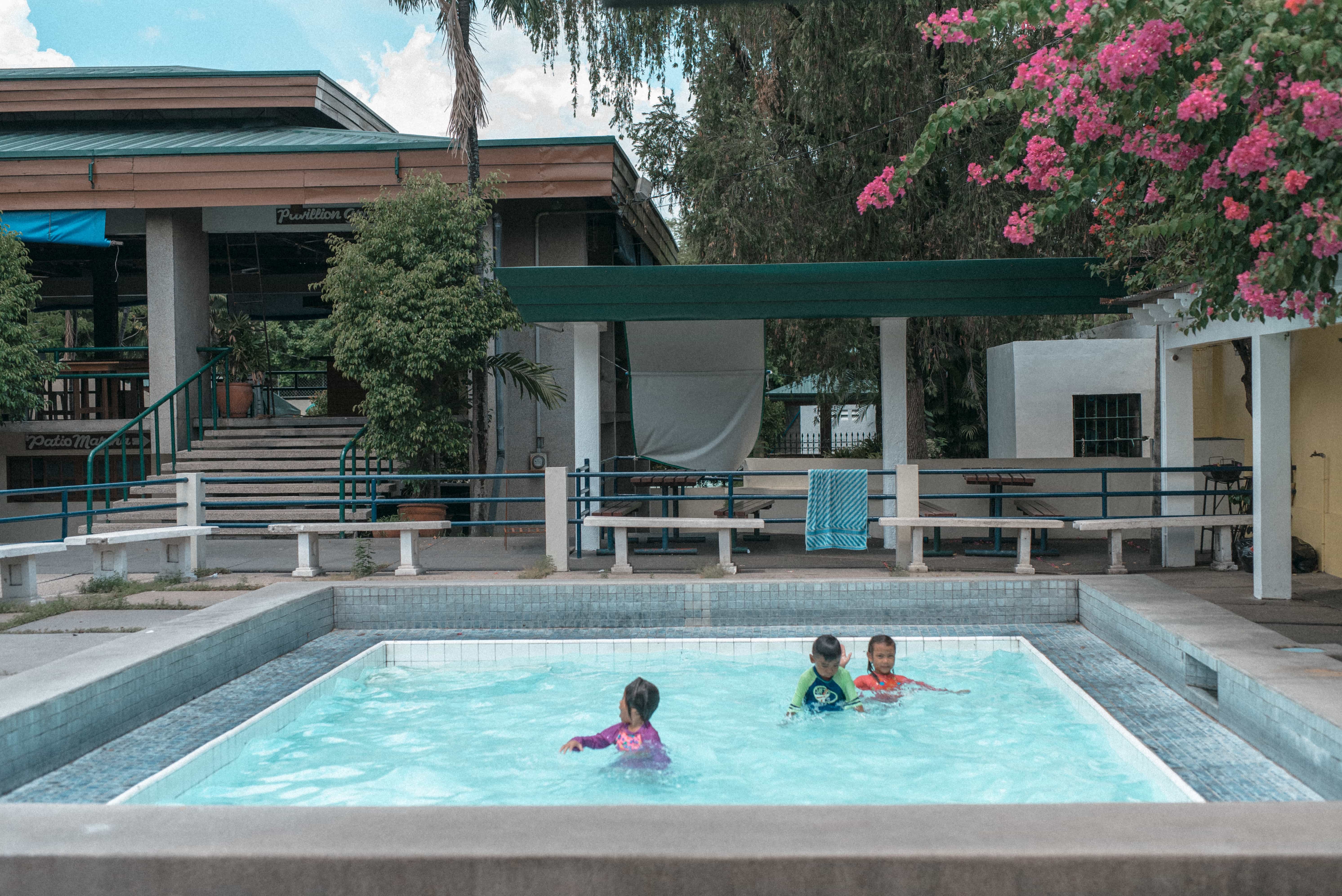 things to do in Angeles city, where to eat in Angeles city, how to get to angesles city, Holy Rosary Parish Church, zoocobia fun zoo, fontana water park, puning hot spring, resorts in angeles city, festivals in Angeles city, where to sleep in Angeles city