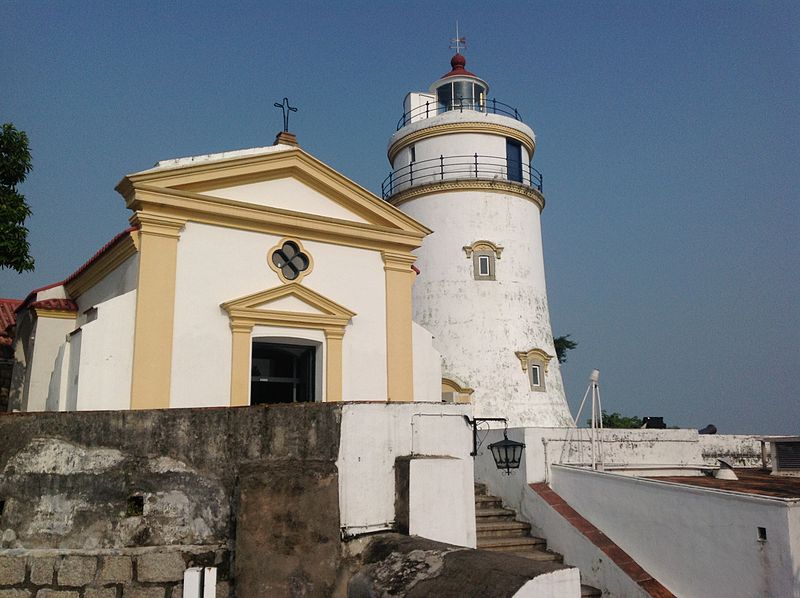 Best Things to Do in Macau (Travel Guide) 9 800px Guia Lighthouse and Chapel