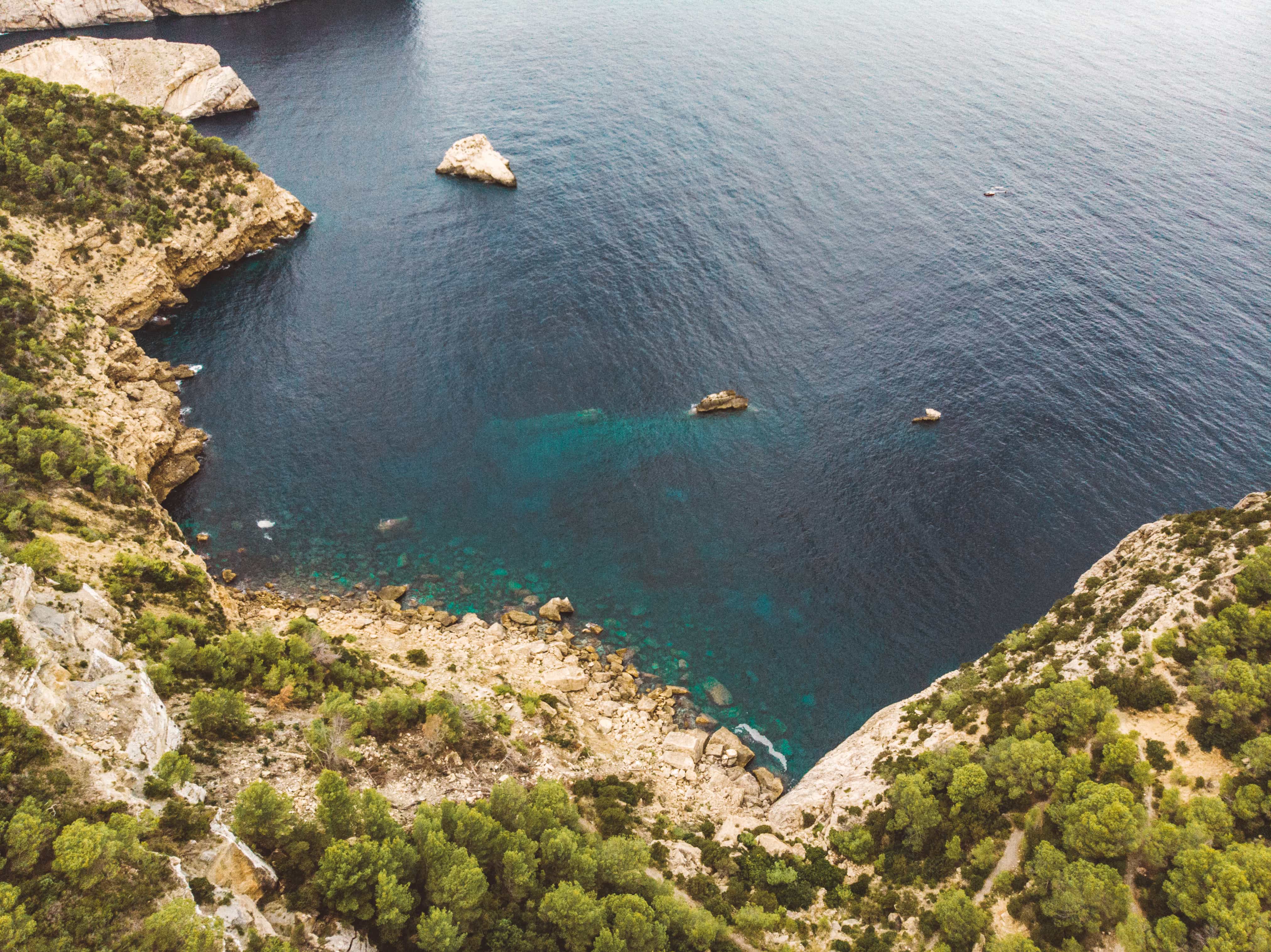 13 Best Things to do in Ibiza - Incredible Beaches in Ibiza 12 things to do in Ibiza, places to visit in Ibiza, festivals in Ibiza, best time to visit Ibiza, daily budget in Ibiza, food to try in Ibiza, how to get to Ibiza, road trip Ibiza, beaches in Ibiza