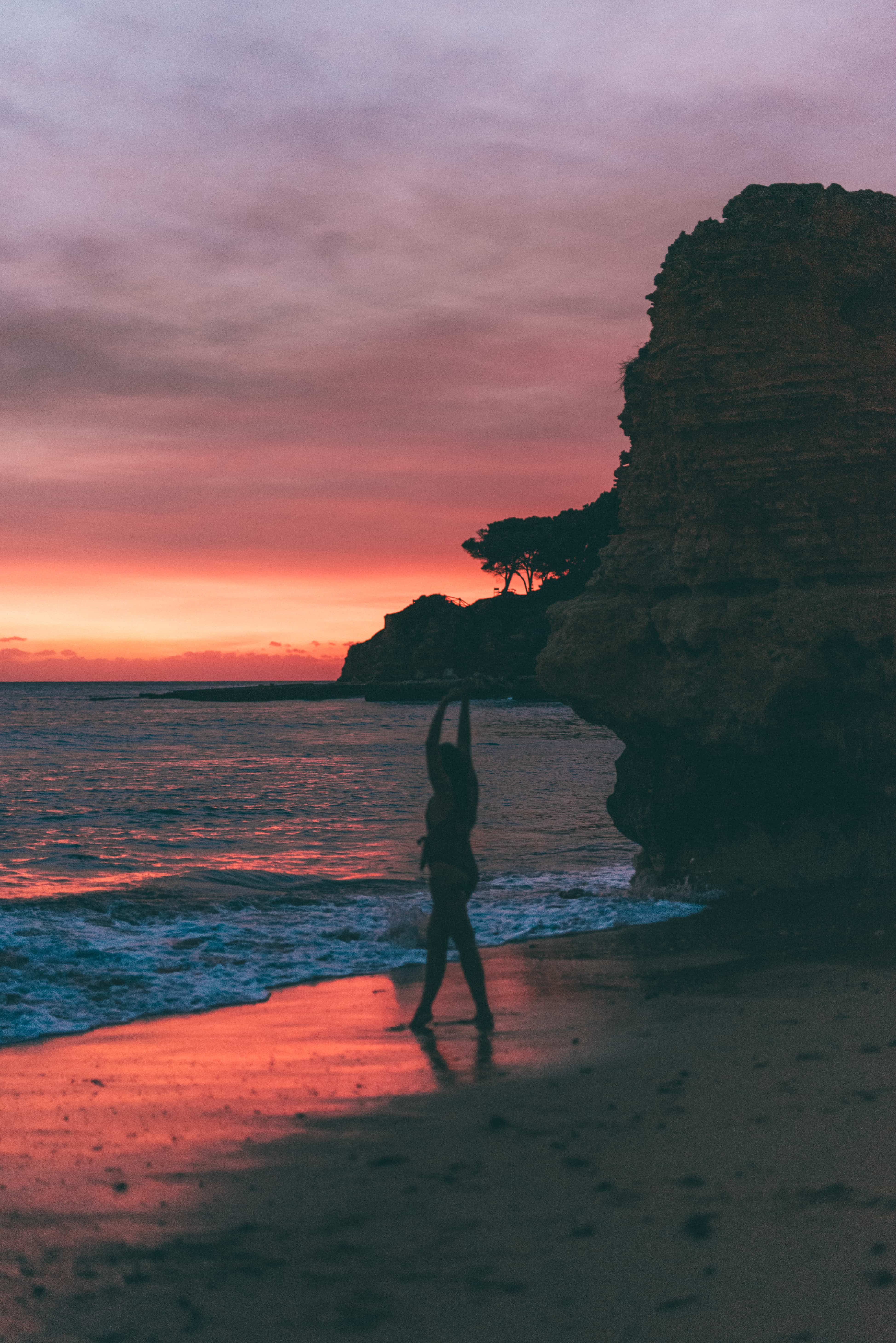 How to get to Albufeira from Lisbon, beaches in   Albufeira, where to stay in Albufeira, best time to   viit Albufeira, where to eat in Albufeira, how to get to Albufeira from Faro airport, Olhos de Agua, beaches in Algarve