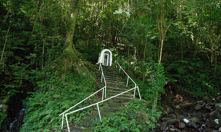 Paraiso Ni Anton
