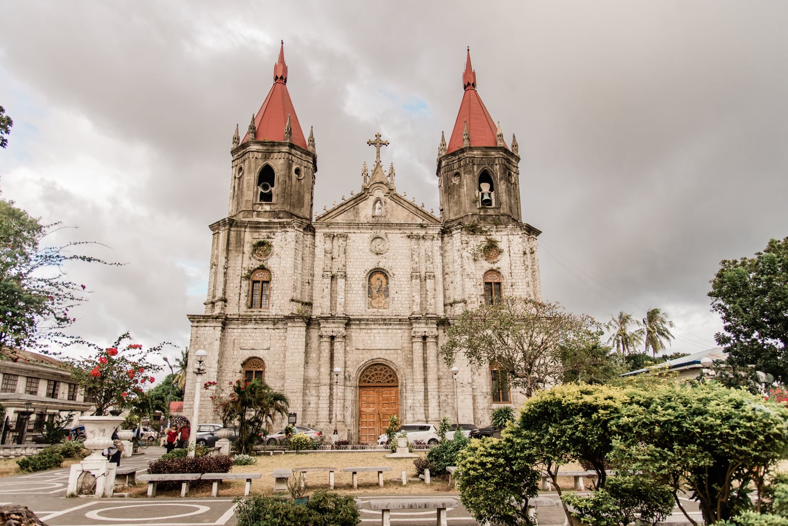 Iloilo Itinerary, things to do in iloilo, iloilo tourist spots, what to do in iloilo, where to stay in iloilo, what to eat in iloilo, iloilo itinerary, iloilo travel guide, Molo church, St Anne Parish