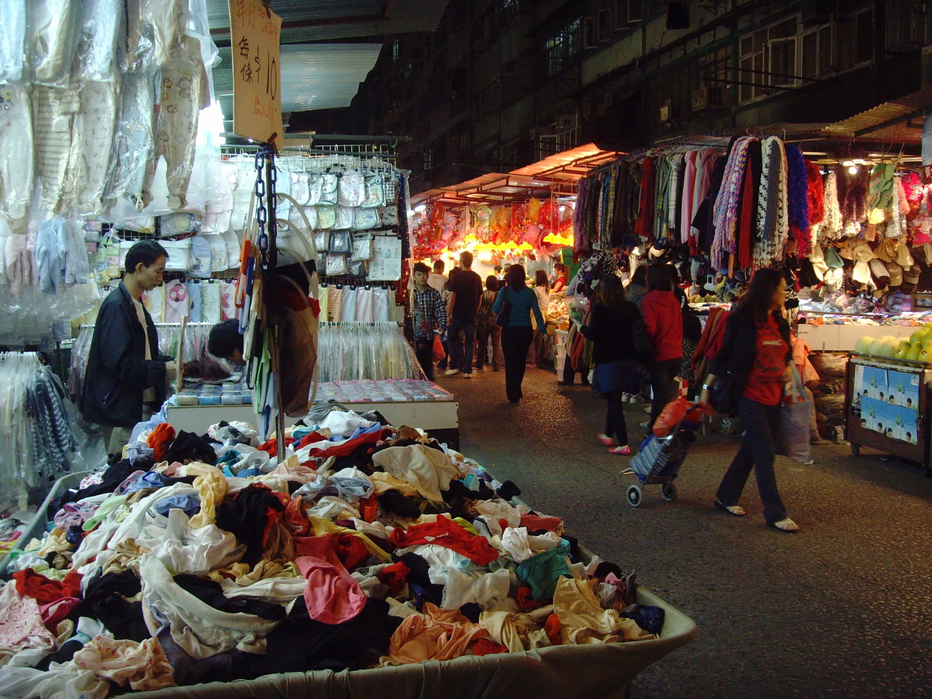 40 Hong Kong Travel Tips And Things To Know Before Visiting Hong Kong For First Timers 13 Ladie's Market, Hong Kong tourist spots, Hong Kong itinerary