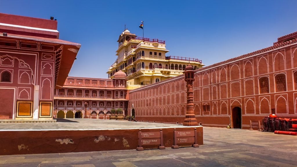 10 Cool Things to do in Jaipur (Travel Guide) 6 things to do in Jaipur, Jaipur travel guide, Jaipur City Palace