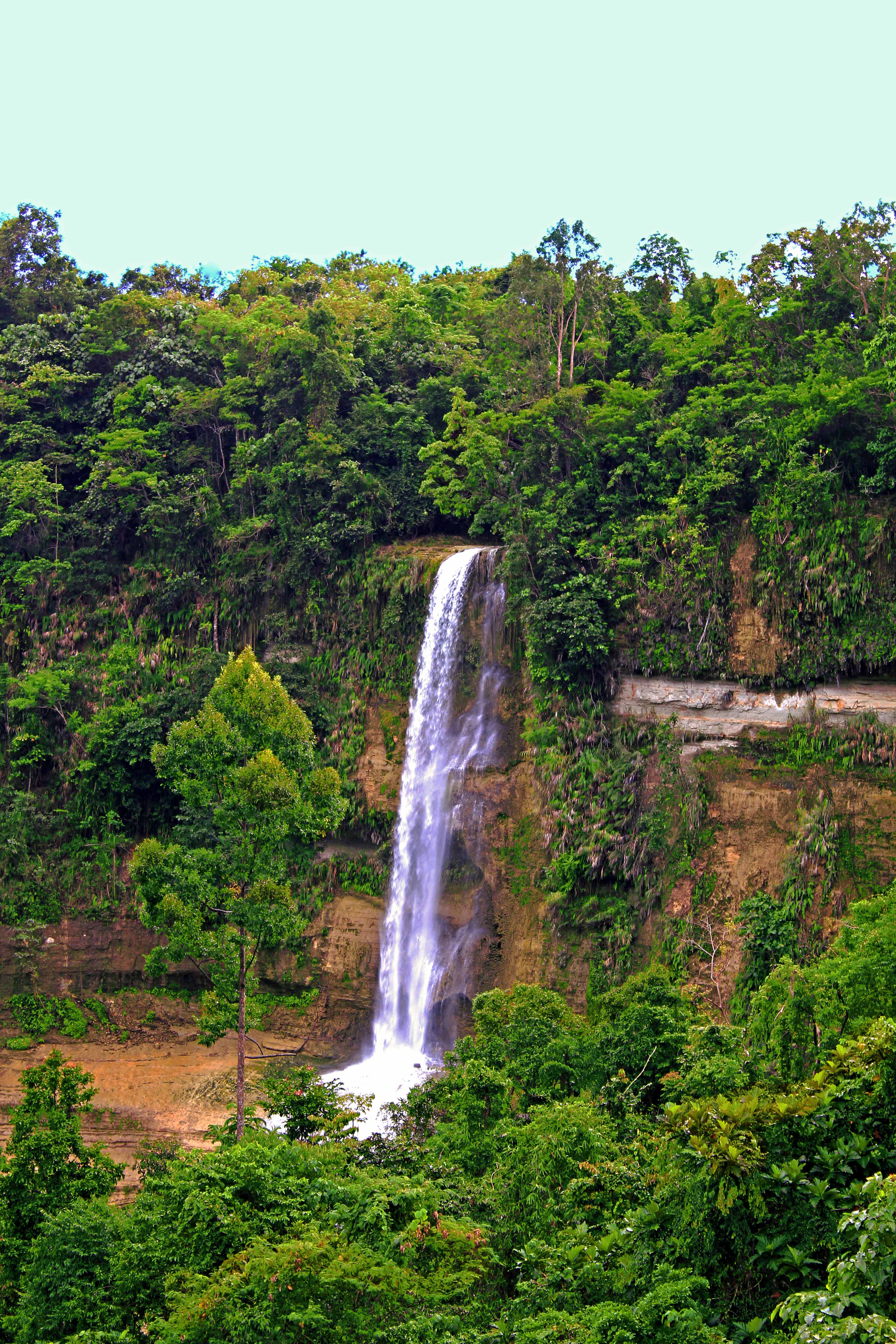 Can Umantad Falls