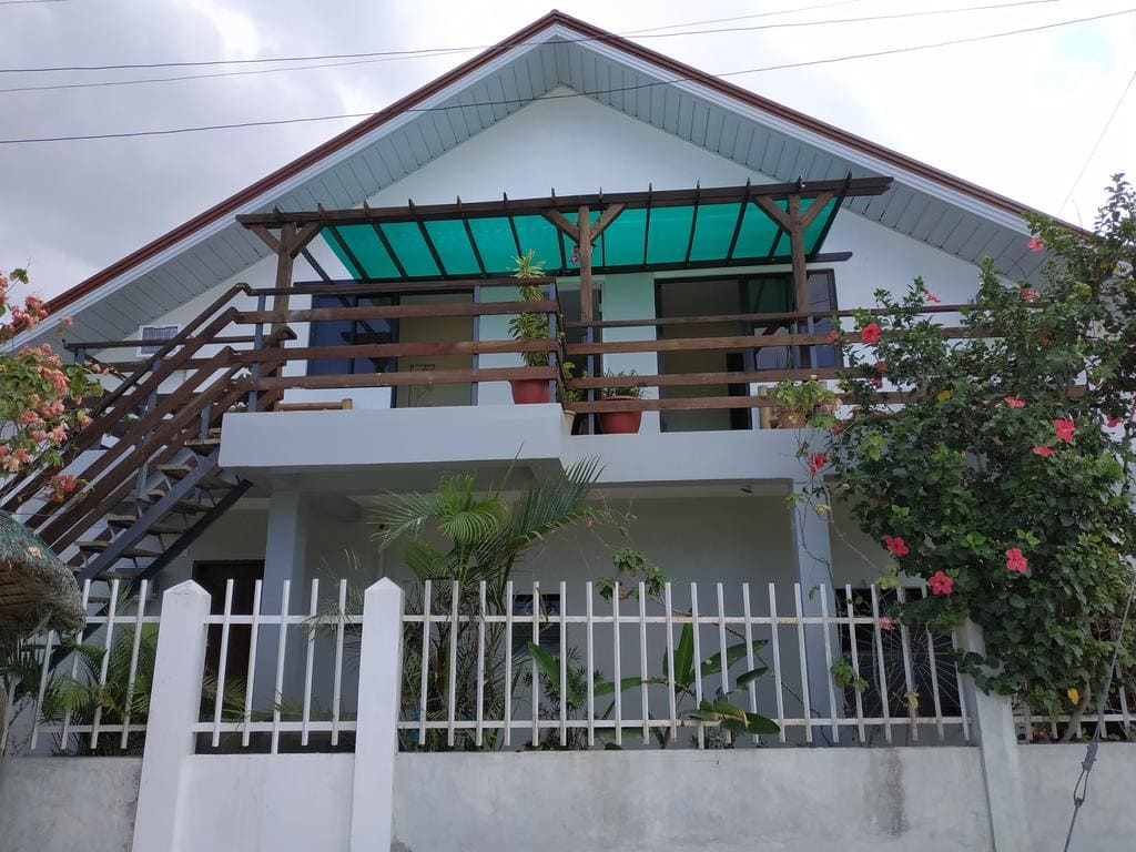 15 Beach Resorts in Moalboal: Where to stay in Moalboal 3 resorts in moalboal, beach resorts in moalboal, moalboal resorts, where to stay in moalboal, sisters inn