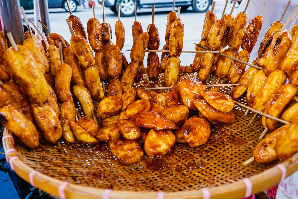 Street Food Philippines - 50 Best Filipino Street Food You Must Try 46 Banana Cue, Filipino street food