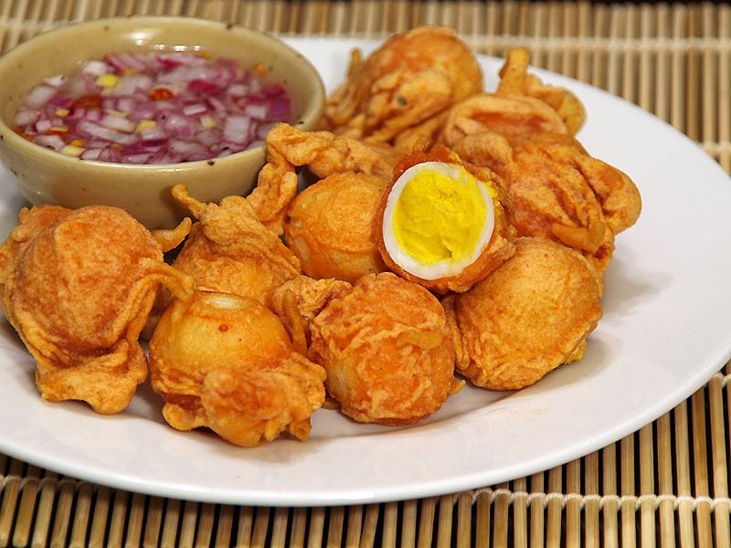 Street Food Philippines - 50 Best Filipino Street Food You Must Try 45 kwek kwek, Filipino street food