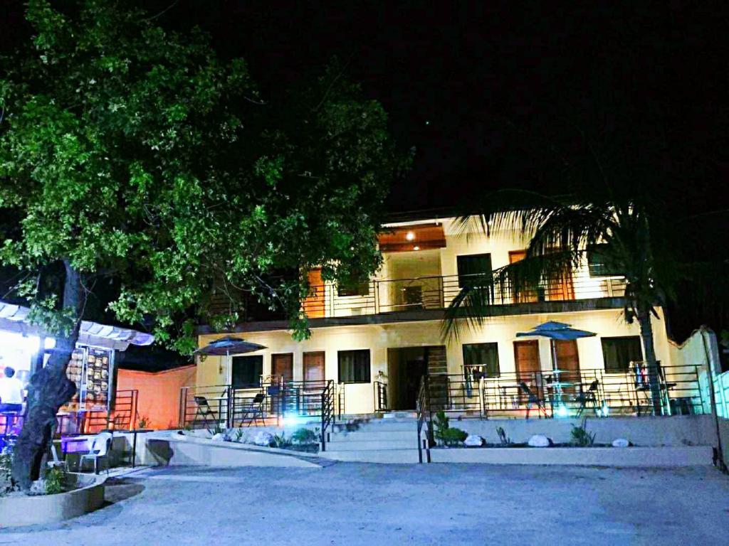 Joaquim's Lodge, beach resorts in oslob, oslob resorts, resorts in oslob, hotels in oslob, oslob hotels