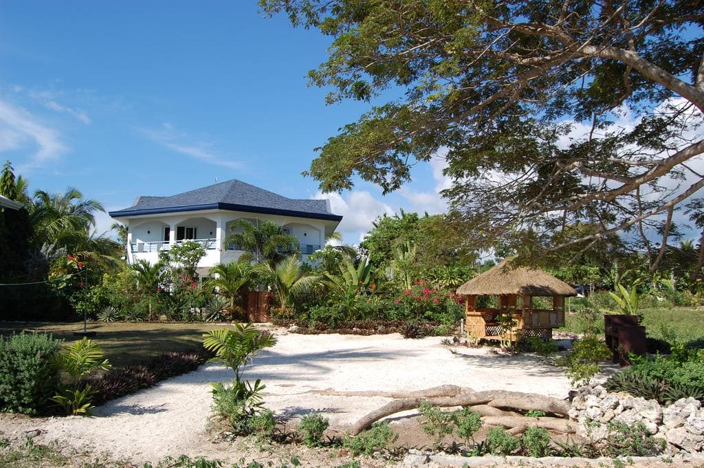 20 Best Beach Resorts in Panglao 17 Panglao Beach House, where to stay in panglao, beach resorts in panglao, panglao hotels, panglao resorts, hotels in panglao, panglao beach resorts