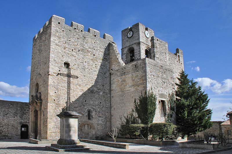 20 Best Avignon Tourist Spots And Things to do in Avignon (Travel Guide) 19 Things to do in Avignon, Avignon Tourist Spots, Saint Laurent des Arbres