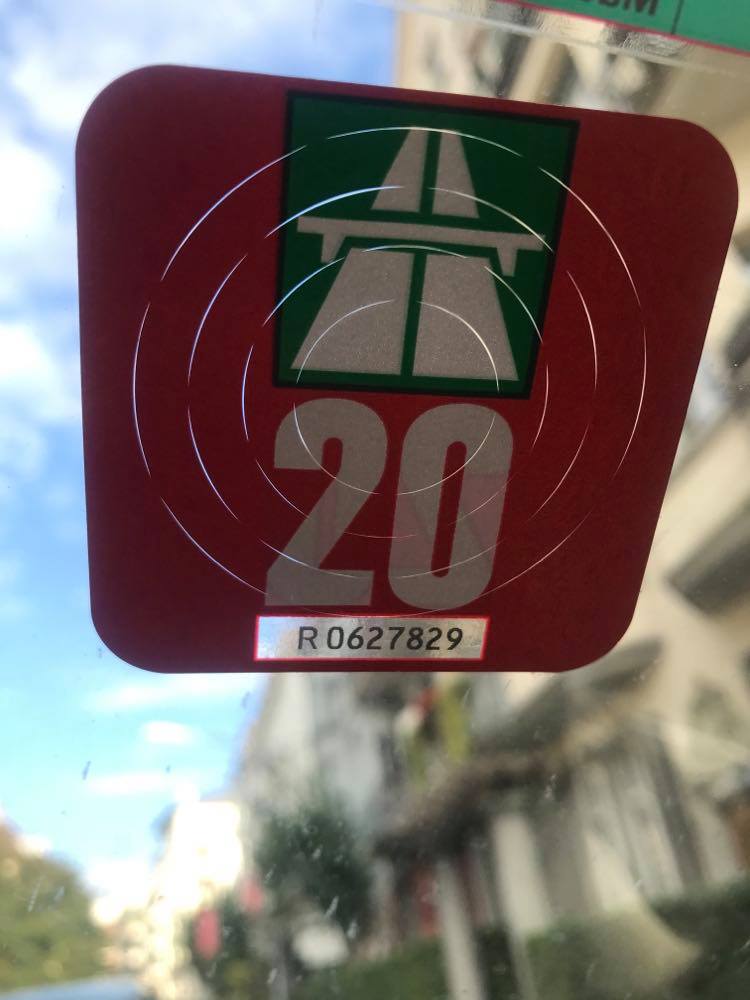 switzerland road trip, swiss road trip, switzerland road trip itinerary, road trip in switzerland, road trip switzerland, Vignette Switzerland