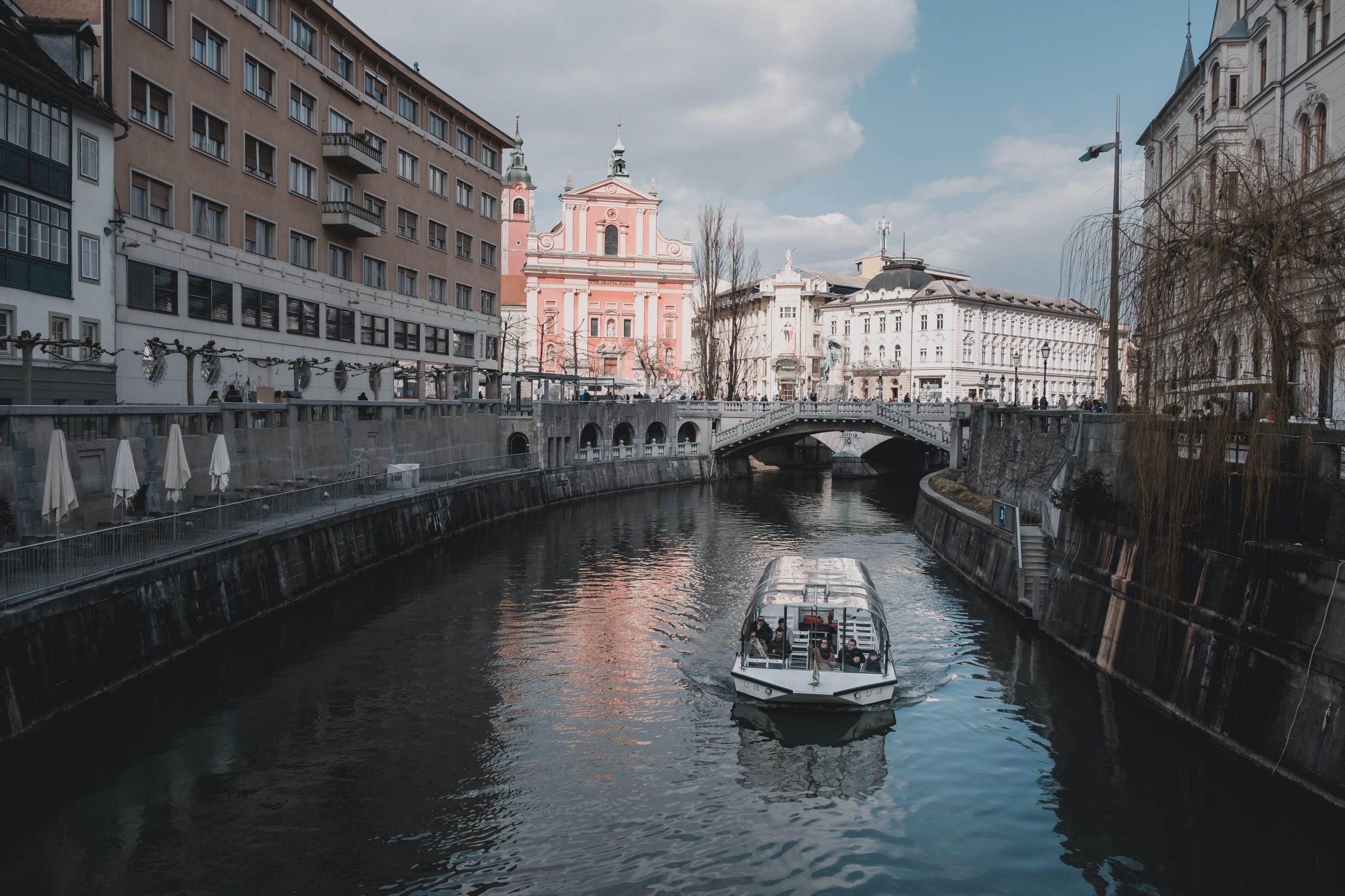 ljubljana airport to city, ljubljana airport bus, ljubljana airport to city center, ljubljana airport to shuttle, How To Get From Ljubljana Airport to city center