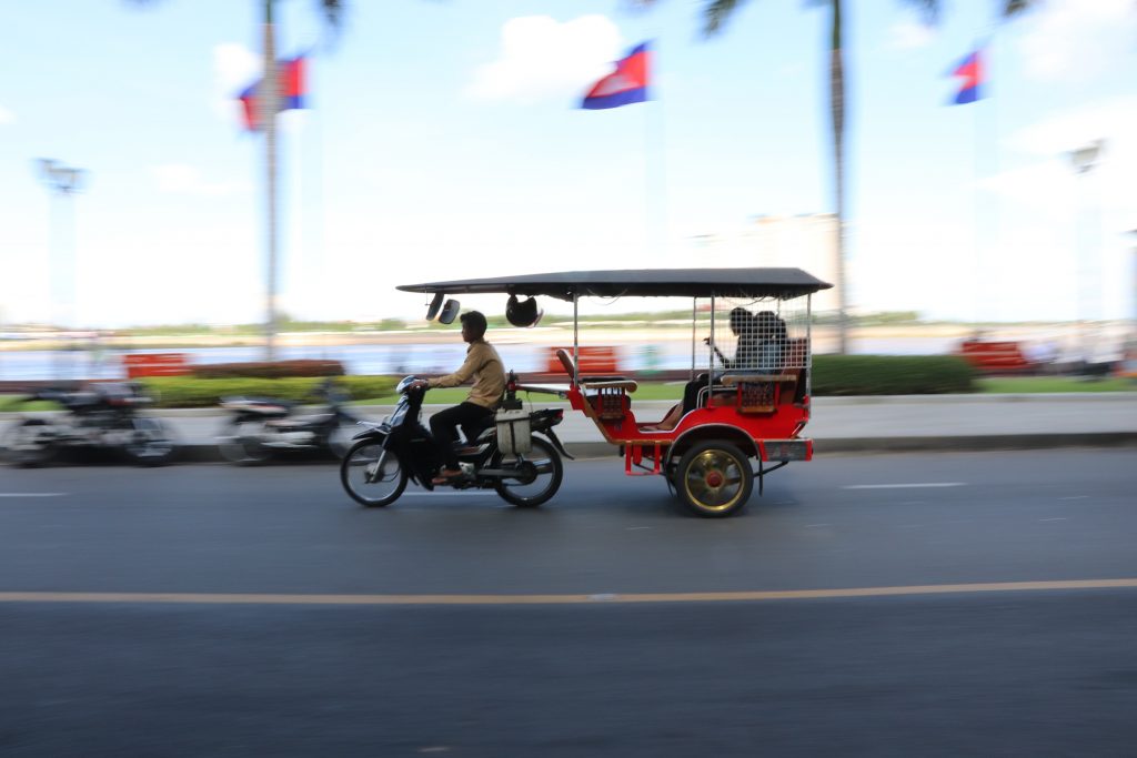 Cambodia travel tips, things to know before visiting Cambodia, facts about Cambodia, siem reap airport to city, How To Get From Siem Reap To City Center
