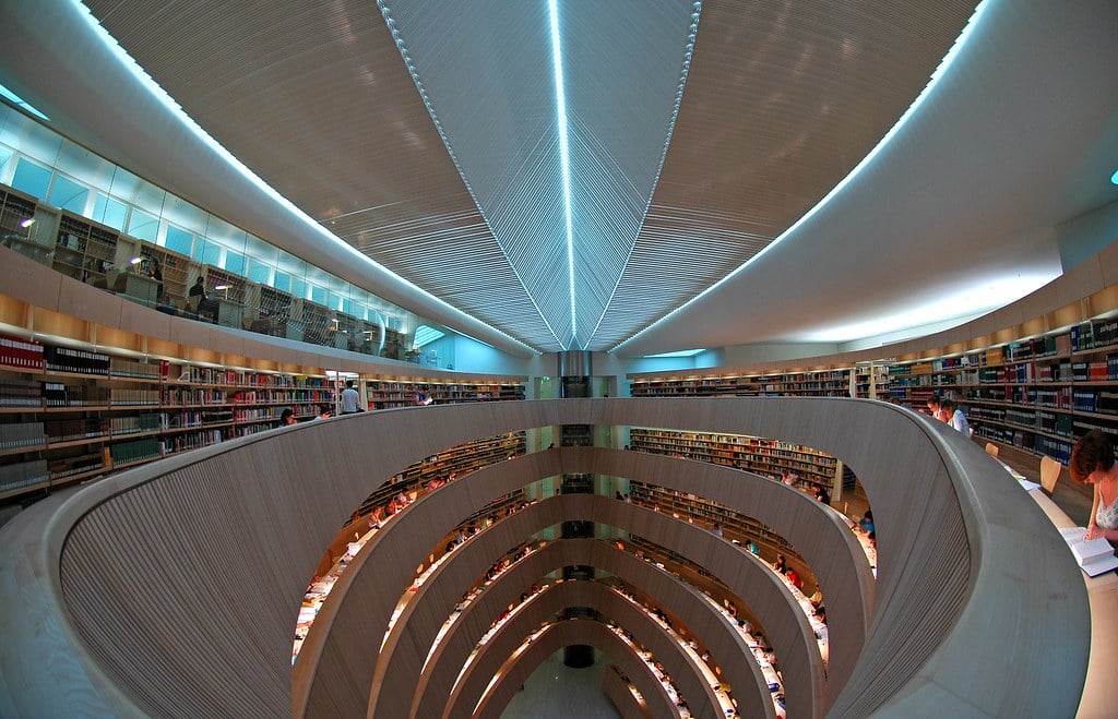 Bibliothek RWI, most instagrammable places in zurich, instagrammable spots Zurich