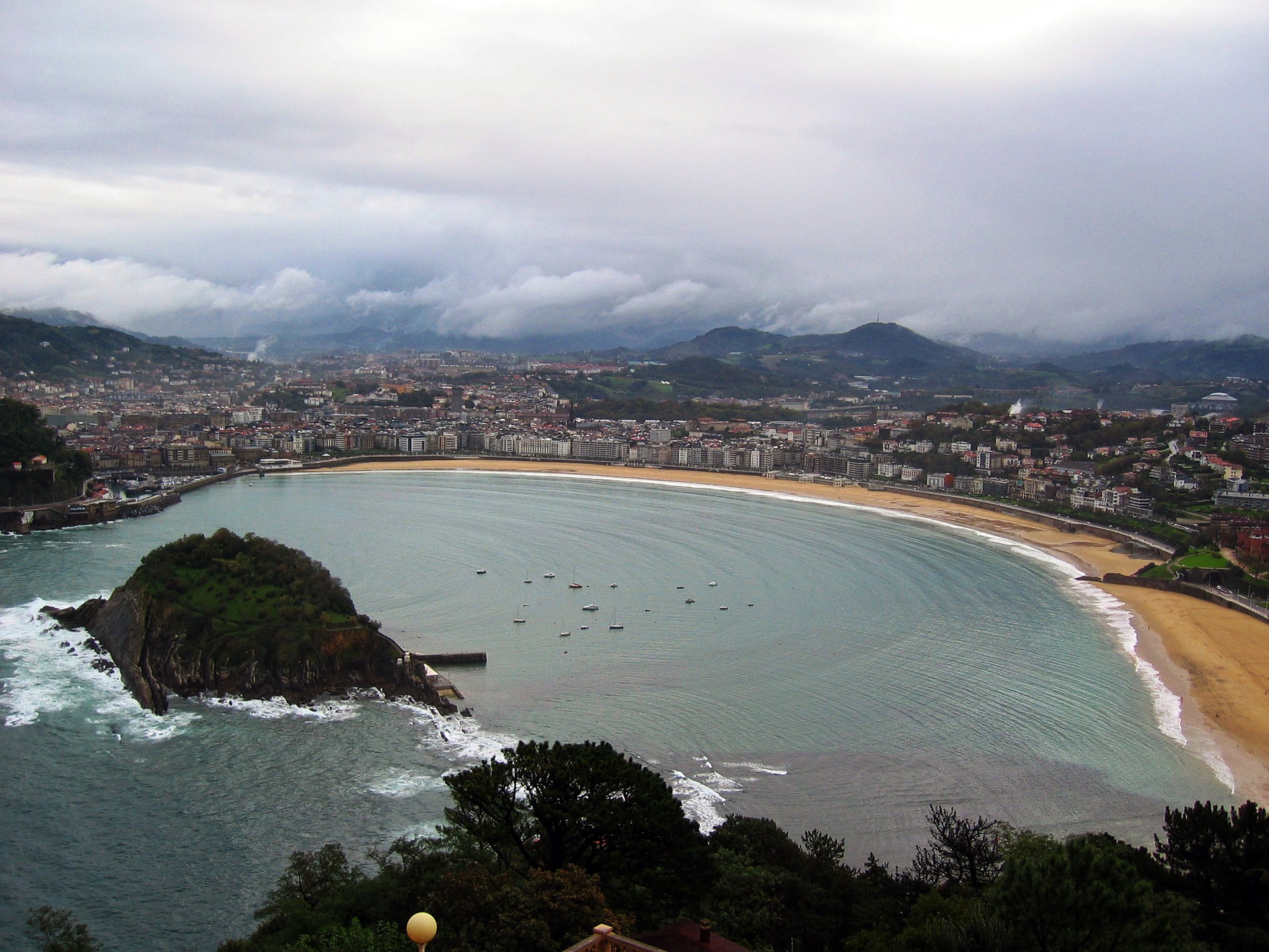 7 Most Popular Beaches in Spain To Visit For Locals
