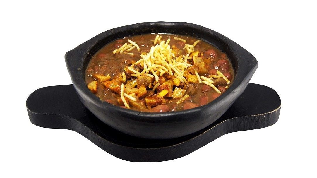Cazuela de Frijoles, food in Colombia, Colombian food, traditional food in Colombia, Colombian dishes, Colombian cuisine