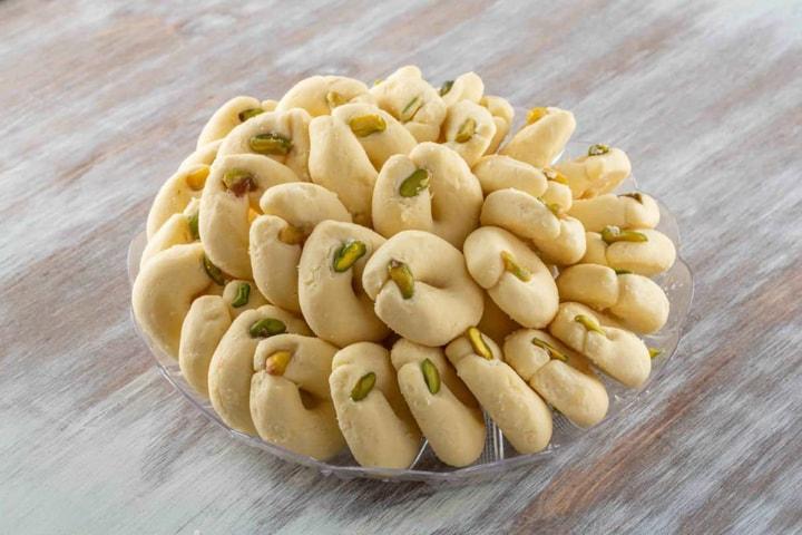Best Egyptian Food - 57 Best Egyptian Dishes And Traditional Food in Egypt To Try 50 Egyptian Ghorayebah Butter Cookies