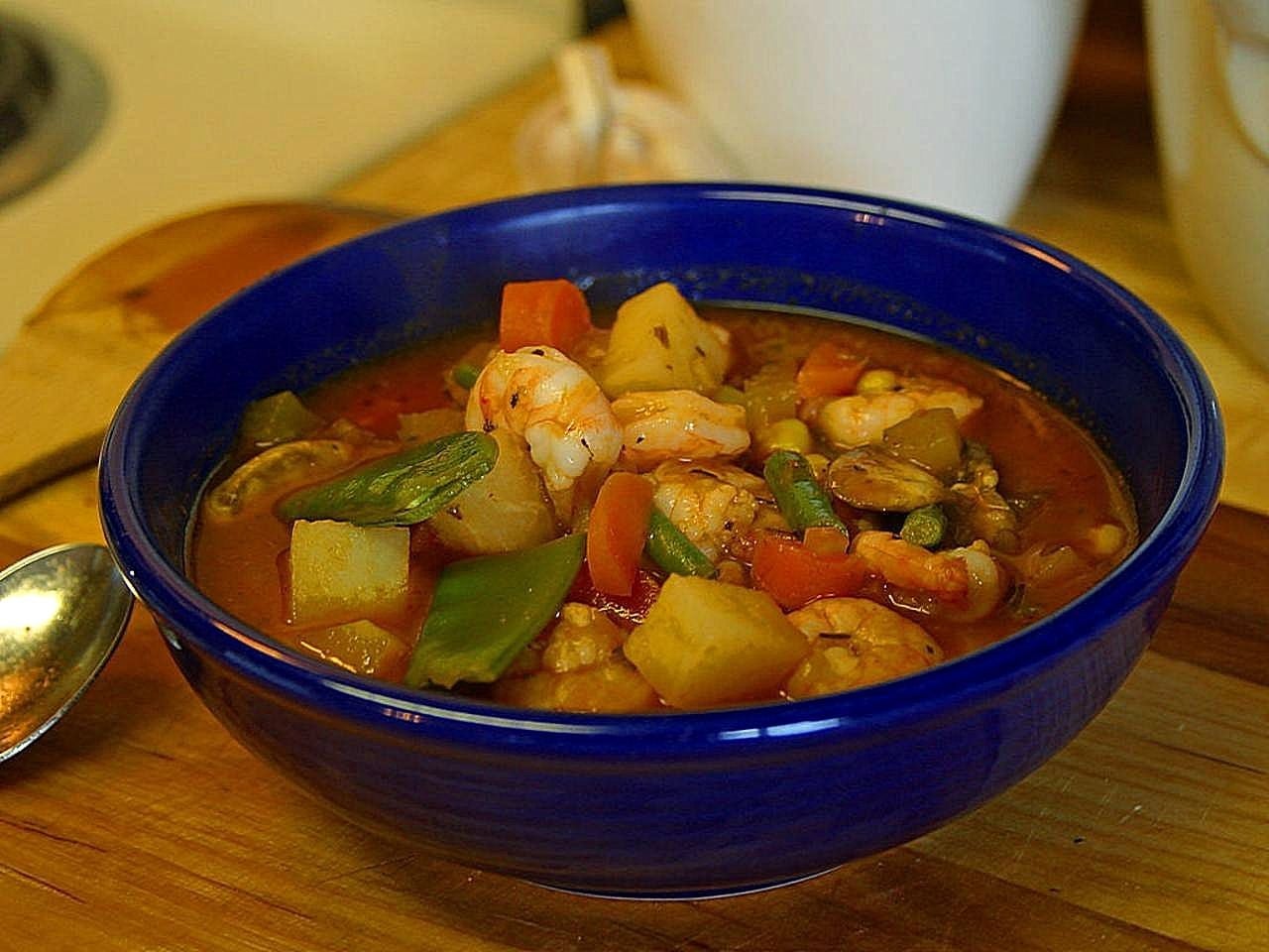 Conch Chowder , food in Bahamas, Bahamian food, traditional food in Bahamas, Bahamian dishes, Bahamian cuisine, Bahamian breakfast, breakfast in Bahamas
