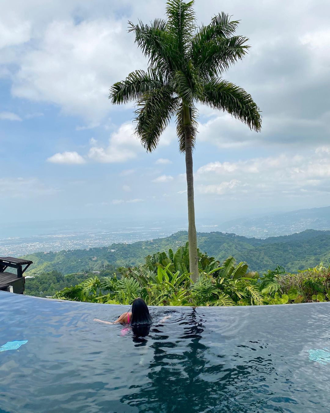 Comparison Jamaica vs Bahamas - The Best Choice for a Caribbean Vacation 15 Jamaica instagram spots, most instagrammable places in Jamaica, Jamaica photos, Jamaica photography, Strawberry Hill