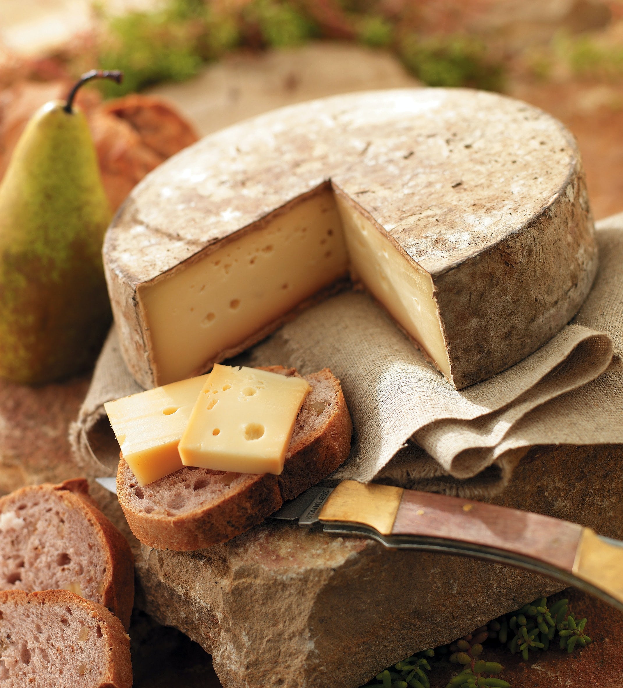 Best Icelandic Food - 40 Best Icelandic Dishes And Iceland Traditional Food To Try 36 iceland food, iceland street food, food in iceland, iceland cuisine, iceland traditional food, icelandic cuisine, icelandic dishes, icelandic food, Icelandic Cheese