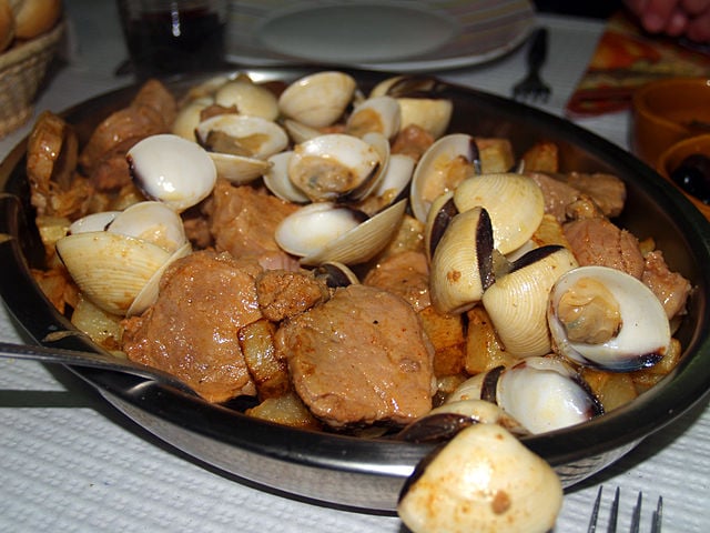 Portuguese Food, Portuguese cuisine, traditional Portuguese food, food in Portugal, Portuguese dishes, Carne de Porco a Alentejana