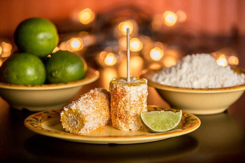 MEXICAN DISHES, FOOD IN MEXICO, MEXICAN CUISINE, MEXICAN FOODS, MEXICAN CORN, ELOTE