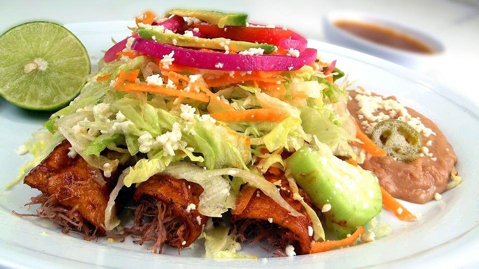 MEXICAN DISHES, FOOD IN MEXICO, MEXICAN CUISINE, MEXICAN FOODS, ENCHILADAS
