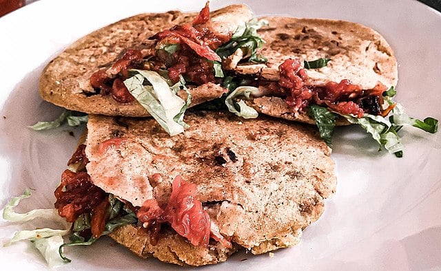 MEXICAN DISHES, FOOD IN MEXICO, MEXICAN CUISINE, MEXICAN FOODS, GORDITAS, Mexican breakfast, breakfast in Mexico, traditional breakfast in Mexico, traditional mexican breakfast