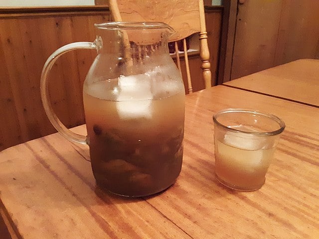 Ecuadorian Drinks: 14 Best Ecuadorian Beverages And Non Alcoholic Drinks In Ecuador 8 Ecuador Food, Ecuador cuisine, Traditional Ecuador Food, drinks in Ecuador, Ecuador dishes, Ecuadorian food, Ecuadorian drinks, chicha de pina