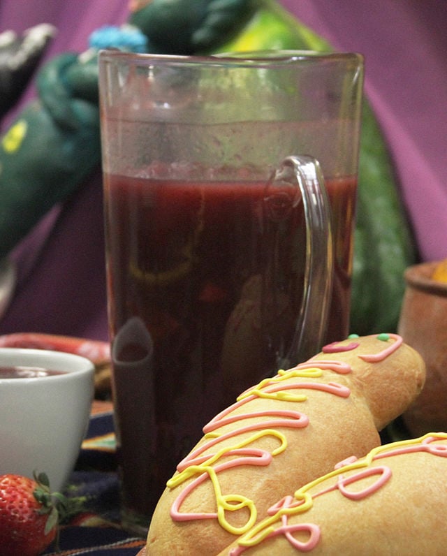 Ecuadorian Drinks: 14 Best Ecuadorian Beverages And Non Alcoholic Drinks In Ecuador 7 Ecuador Food, Ecuador cuisine, Traditional Ecuador Food, drinks in Ecuador, Ecuador dishes, Ecuadorian food, Ecuadorian drinks, colada morada