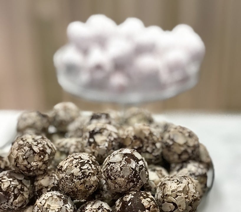 Belgium Food, Belgium cuisine, Traditional Belgium Food, dessert in Belgium, Belgium dishes, Belgian food, Belgian dishes, Belgian cuisine, Belgian desserts, chocolate truffles