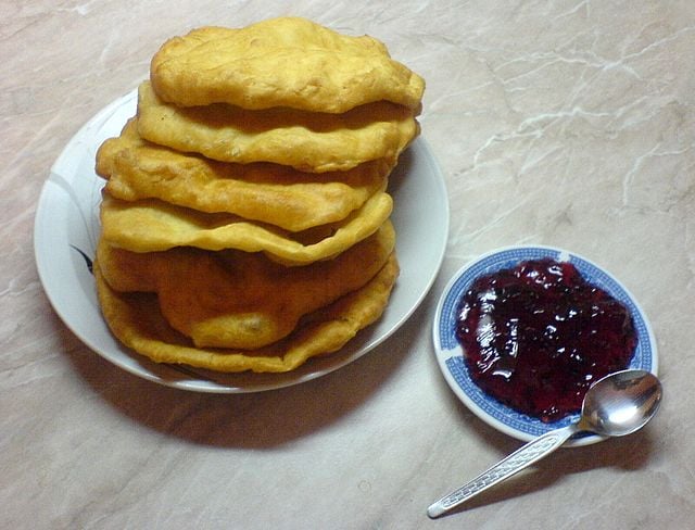 Bulgarian Food, Bulgarian cuisine, Traditional Bulgarian Food, food in Bulgaria, Bulgarian dishes, dessert in Bulgaria, Bulgarian dessert, Mekitsi