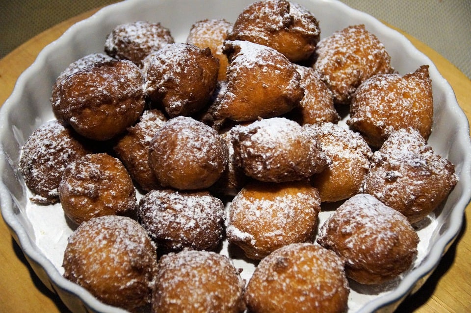 Belgium Food, Belgium cuisine, Traditional Belgium Food, dessert in Belgium, Belgium dishes, Belgian food, Belgian dishes, Belgian cuisine, Belgian desserts, oliebol