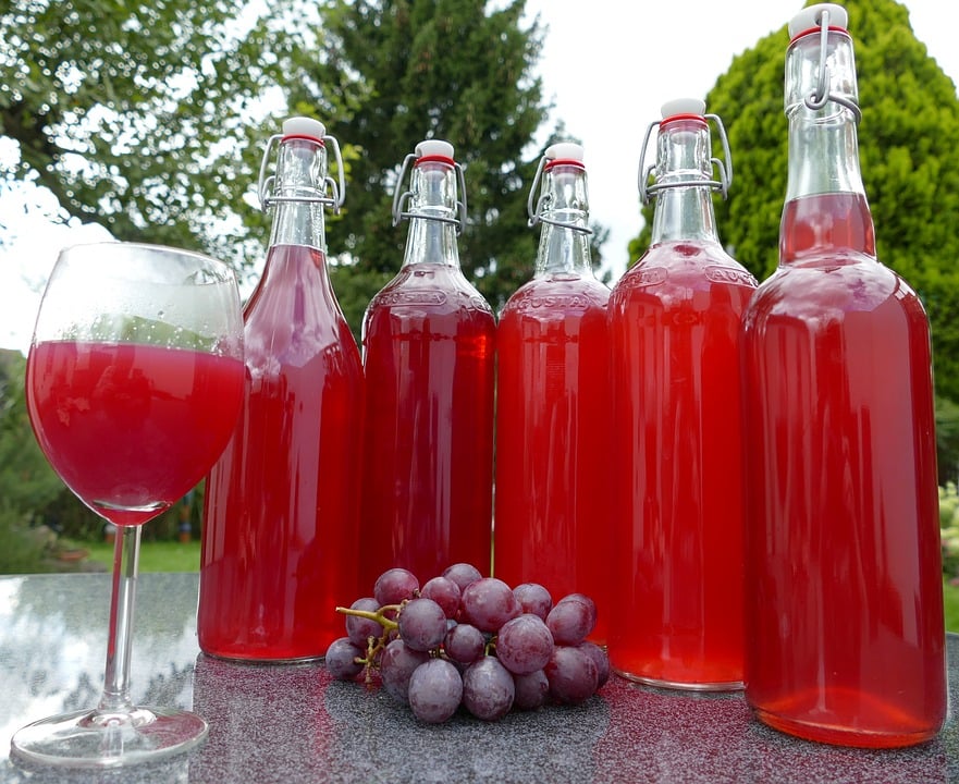 Bulgarian Food, Bulgarian cuisine, Traditional Bulgarian Food, food in Bulgaria, Bulgarian dishes, drinks in Bulgaria, Bulgarian drink, Grape juice
