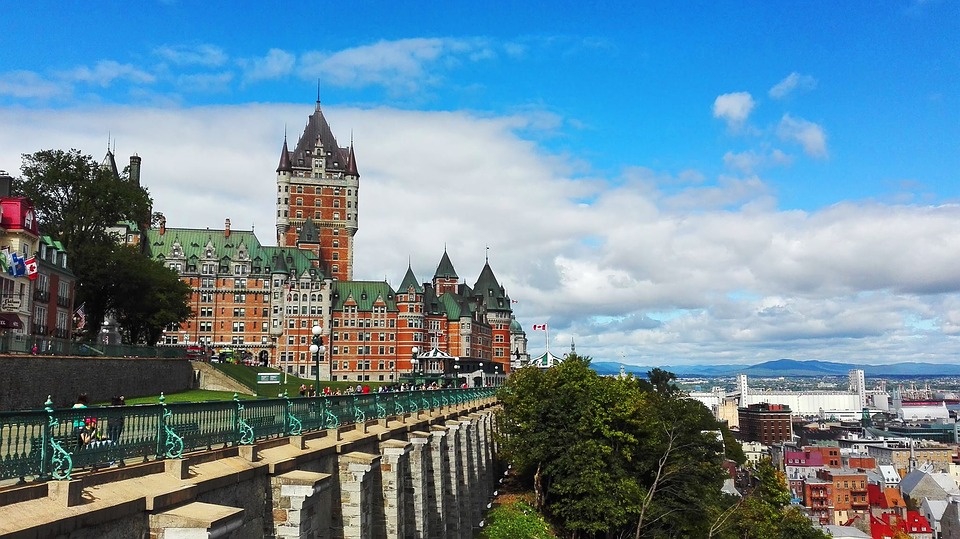 40 Canada Travel Tips And Things To Know Before Visiting Canada For First Timers 25 Canada instagram spots, most instagrammable places in Canada, instagrammable places in Canada, Canada photography, Canada photos, Old quebec