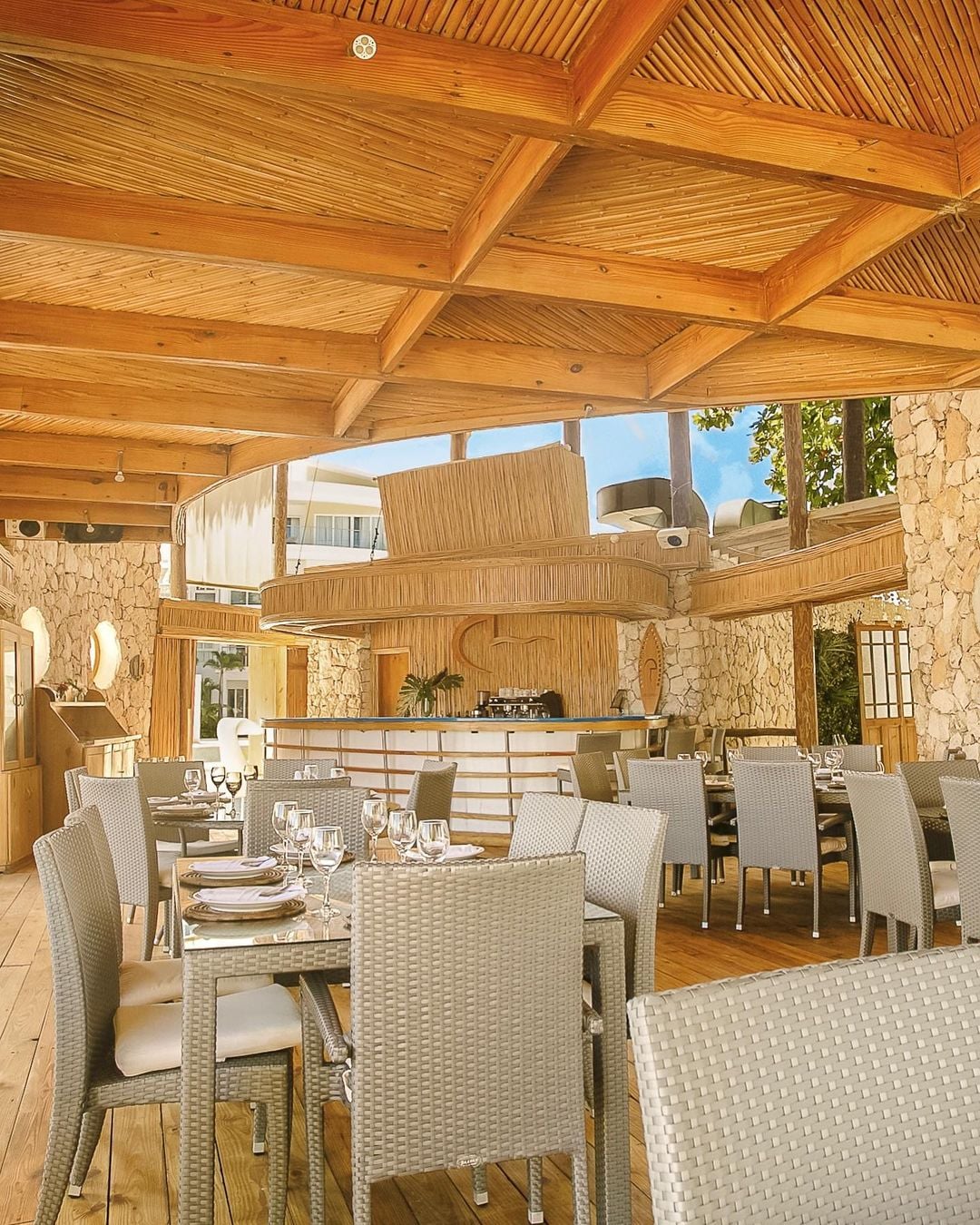 restaurants in punta cana, best restaurants in punta cana, punta cana food, where to eat in punta cana, jellyfish restaurant