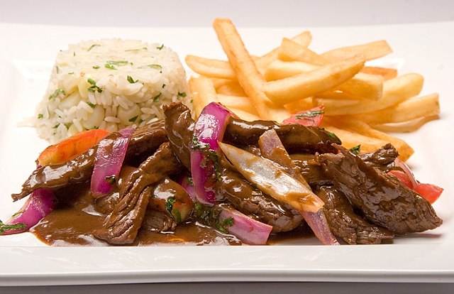 Peruvian Food, Peruvian cuisine, Traditional Peruvian Food, food in Peru, Peruvian dishes, Lomo saltado