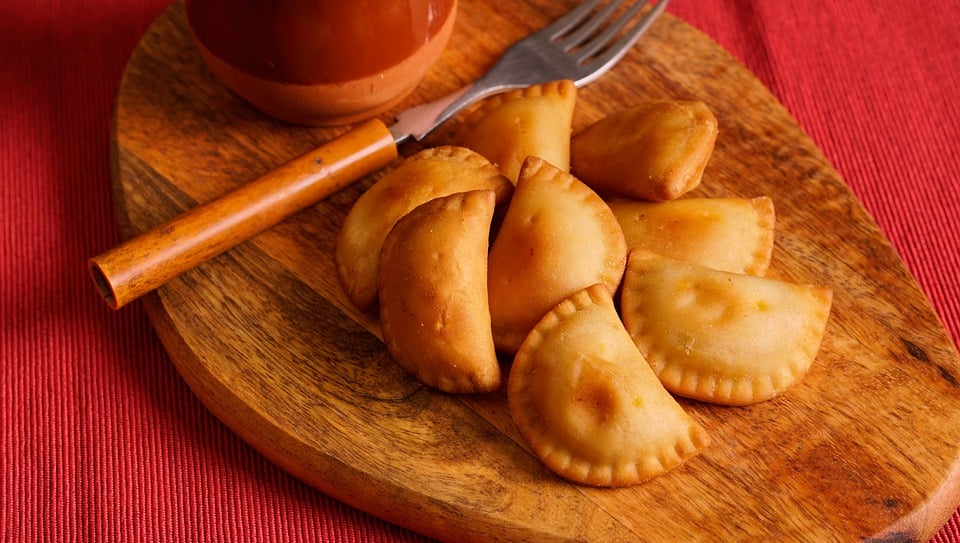 Aruban Breakfast - 10 Best Traditional Breakfast In Aruba That You Should Try 4 Aruba Food, Aruba cuisine, Traditional Aruban Food, food in Aruba, Aruban dishes, Aruba dishes, Aruban food, Pastechi, breakfast in Aruba, Aruban breakfast