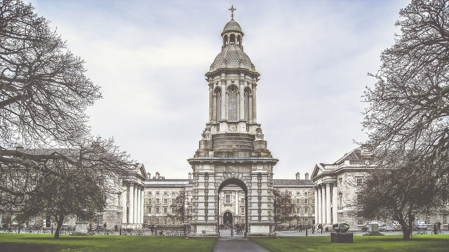 dublin instagram spots, most instagrammable places in dublin, instagrammable places in dublin, dublin photography, dublin photos, trinity college 