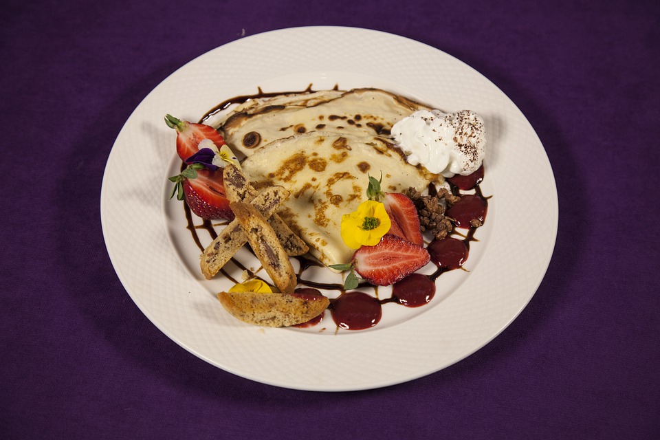 Ukraine Food, Ukraine cuisine, Traditional Ukraine Food, food in Ukraine, Ukraine dishes, Ukrainian food, Ukrainian dishes, Ukrainian cuisine, nalesniki