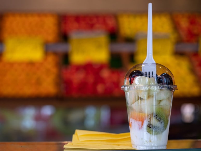 Mauritian snacks, Traditional Mauritian snacks and desserts, Mauritius desserts, Mauritius cuisine, traditional snacks and desserts in Mauritius, Mauritian dishes, tropical fruit salad