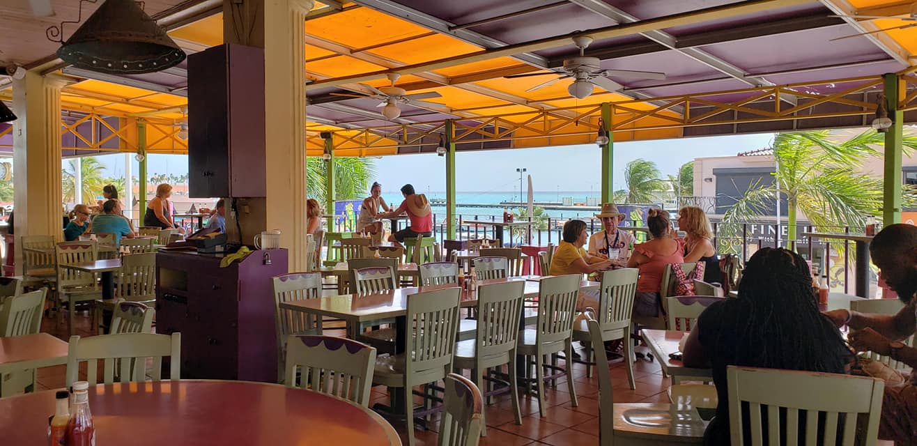 restaurants in Oranjestad aruba, restaurants in aruba, best restaurants in aruba, Oranjestad food, where to eat in aruba, Aruba restaurants, Iguana Joe's Carribean Bar & Grill