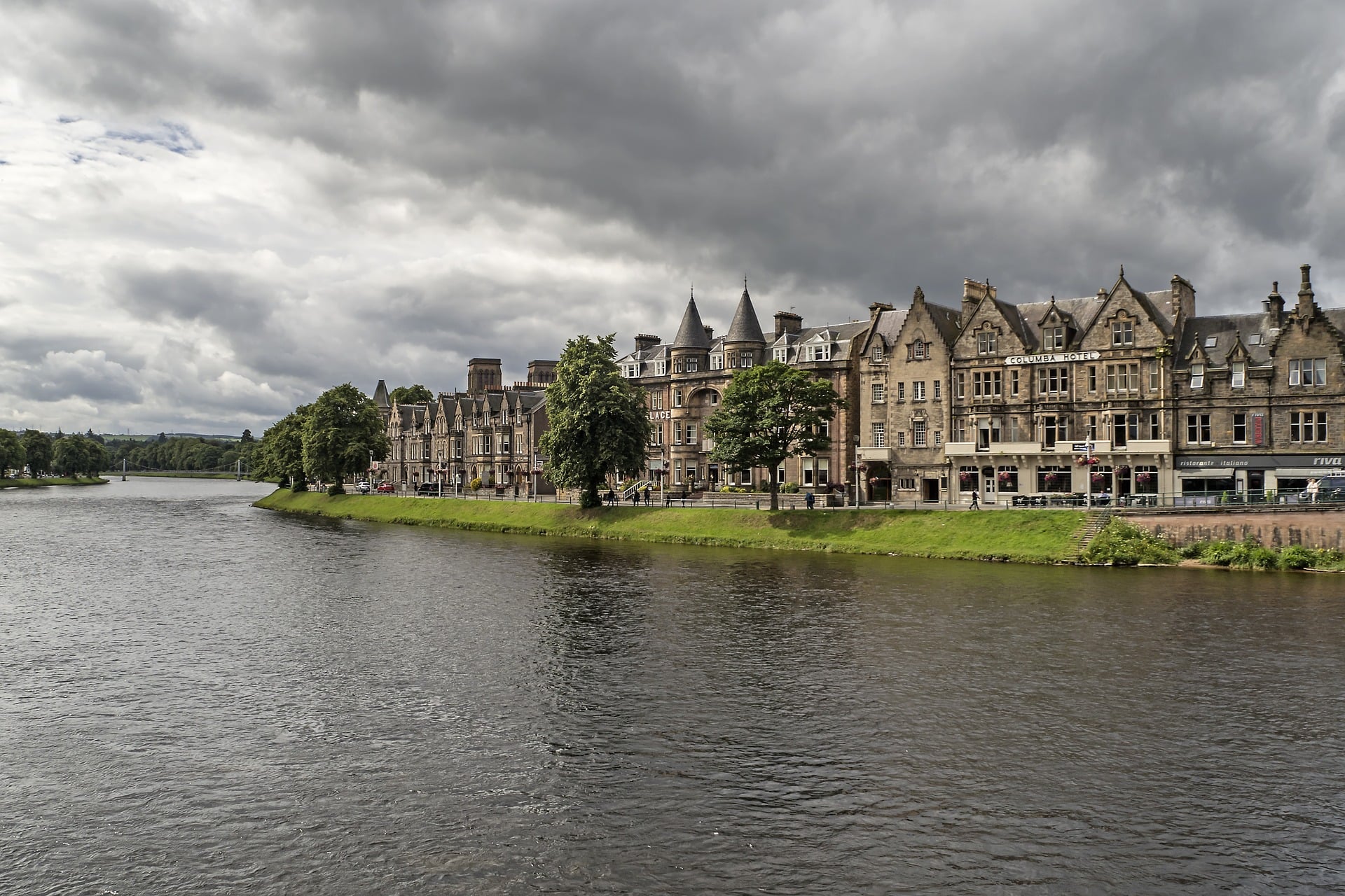 How To Get From Inverness Airport To City Center - All Possible Ways, cheapest way from Inverness airport to Downtown, cheapest way from Inverness airport to city, Inverness airport to city center, Inverness airport to downtown, Inverness Bus Airport
