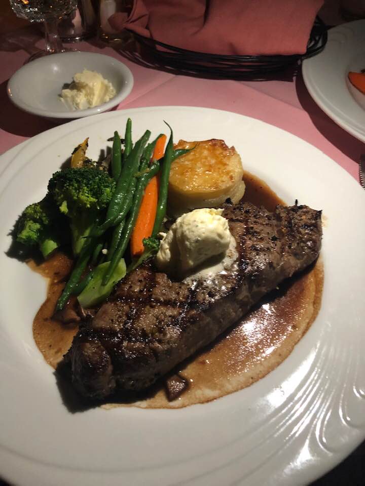 HAU Tree Waikiki, restaurants in Waikiki, restaurants in Waikiki, plant based restaurants in Waikiki, vegetarian restaurants in Waikiki, vegan restaurants in Waikiki, Waikiki food, where to eat in Waikiki
