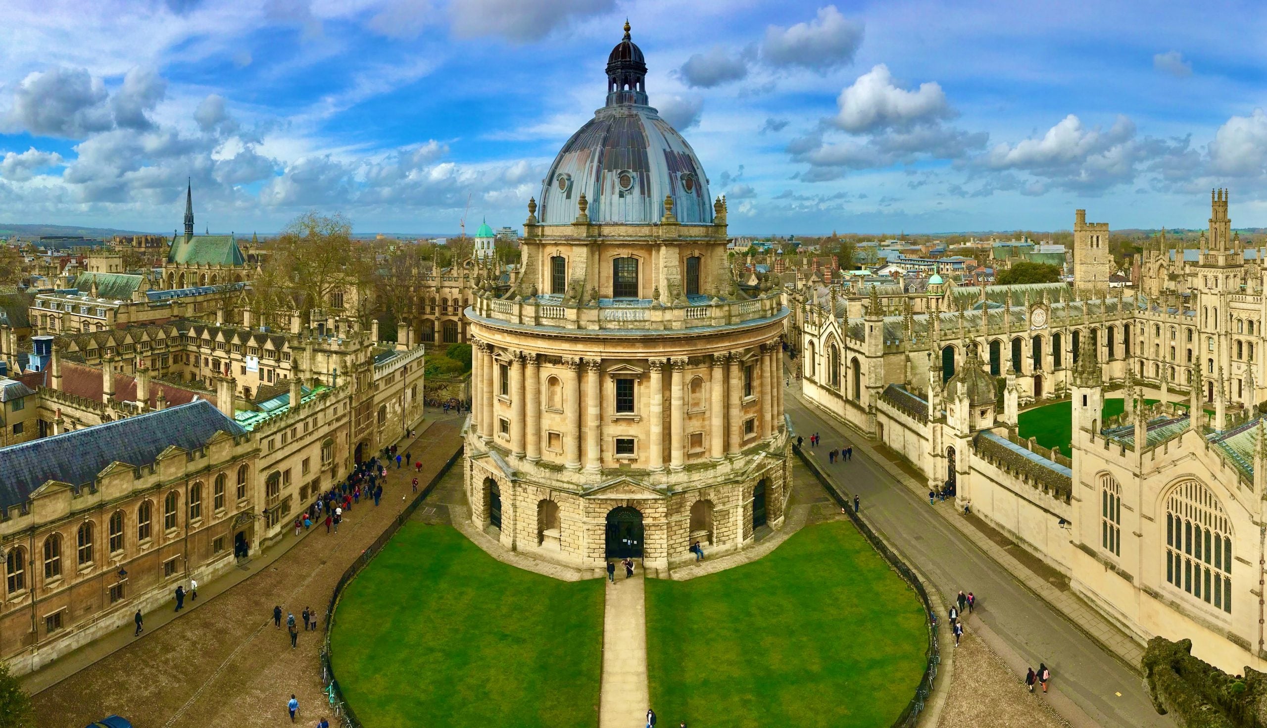 How To Get From Gatwick Airport To Oxford - All Possible Ways, cheapest way from Gatwick airport to Oxford, Gatwick airport to Oxford, Gatwick Airport Bus, Bus Gatwick Airport to Oxford