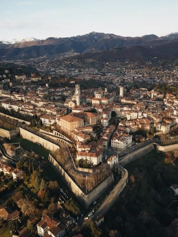How To Get From Bergamo Airport To City Center - All Possible Ways, cheapest way from Bergamo airport to Downtown, cheapest way from Bergamo airport to city, Bergamo airport to city center, Bergamo airport to Bergamo, Bergamo Bus Airport, ATB bus from Bergamo airport to city center, train from Bergamo airport to city center, BERGAMO AIRPORT TO CITY CENTER