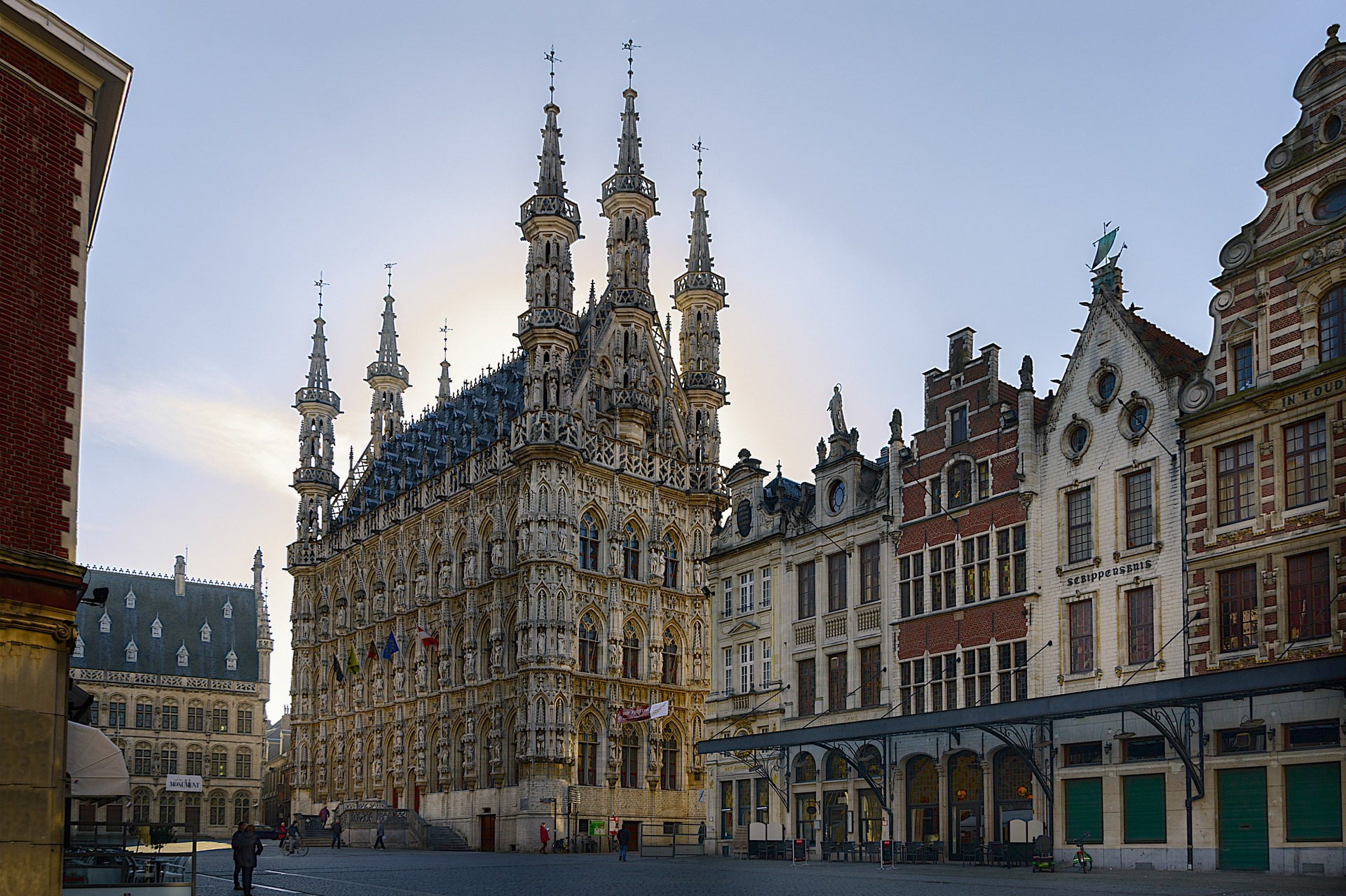 How To Get From Brussels Airport To Leuven - All Possible Ways, cheapest way from Brussels airport to Leuven, Brussels airport to Leuven, Brussels Bus Airport, bus from Brussels airport to Leuven, train from  bus from Brussels airport to Leuven, taxi Brussels airport to Leuven, Uber Brussels airport to Leuven, rent a car from Brussels airport to Leuven