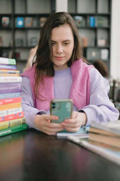 Atlas VPN vs Proton VPN, Atlas VPN vs ExpressVPN - Which VPN to Choose, Atlas VPN vs ExpressVPN pros and cons, ExpressVPN vs Atlas VPN